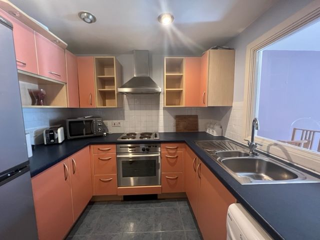 Property photo 2 of 8 Kitchen