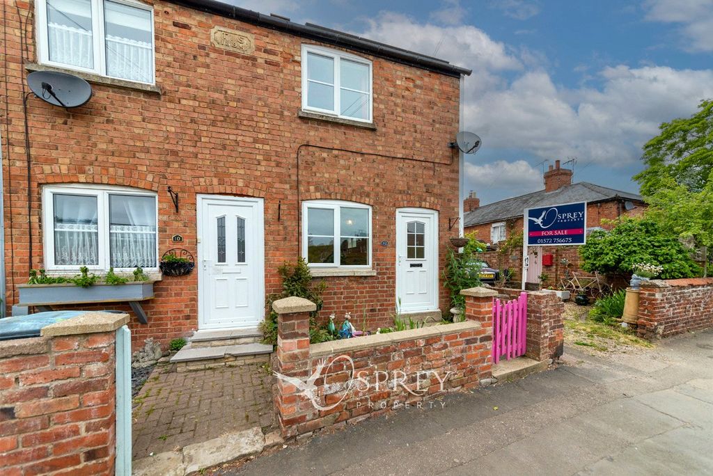 Property photo 1 of 13 Photo 01