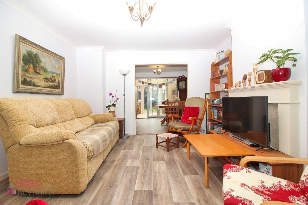 Property photo 2 of 26 Lounge