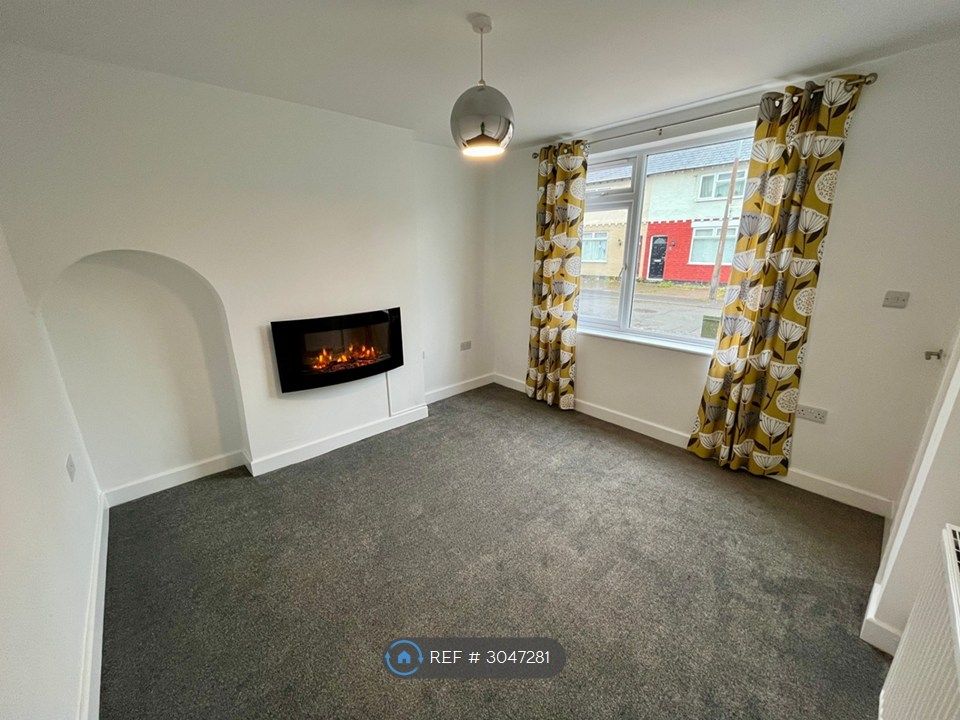 Property photo 2 of 25