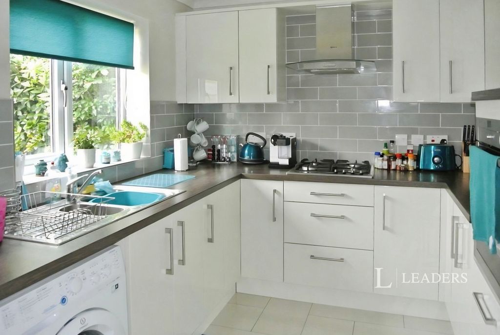 Property photo 2 of 9 2