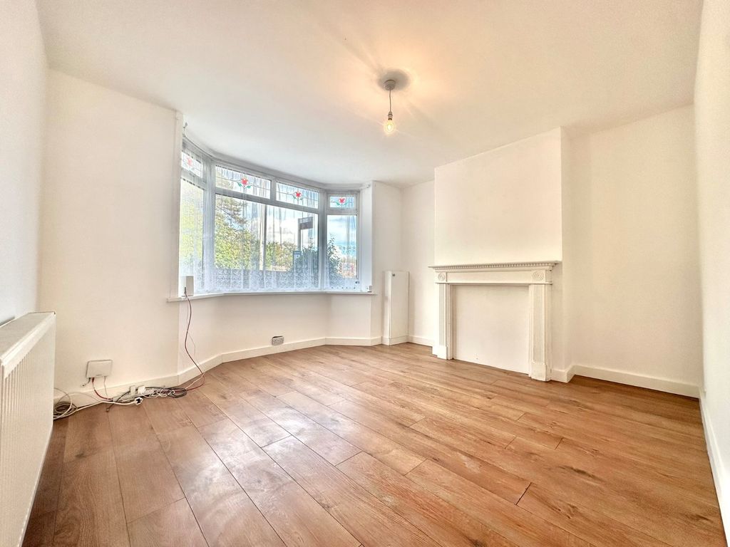 Property photo 3 of 10 Picture No. 18