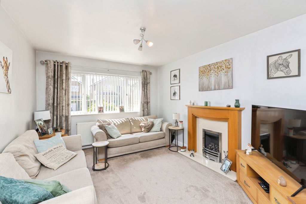 Property photo 3 of 22 Pbox-Img.Jpg