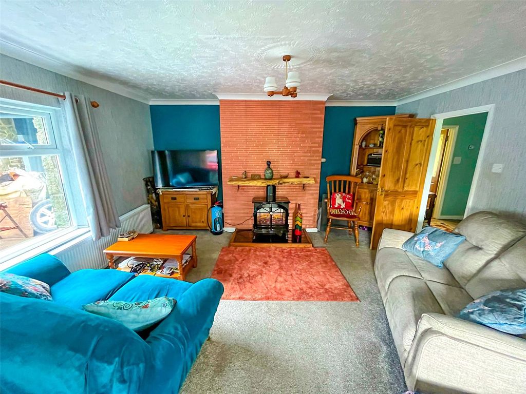Property photo 3 of 23 Picture No. 21