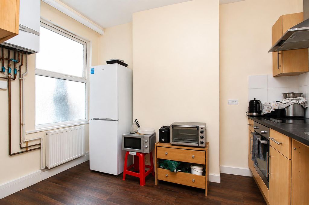 Property photo 3 of 8 759d2380-Adea-467d-Ac81-Ece6B030935d.Png