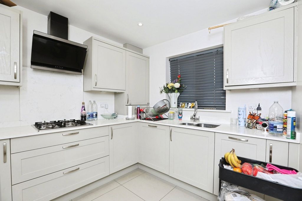 Property photo 3 of 17 Photo