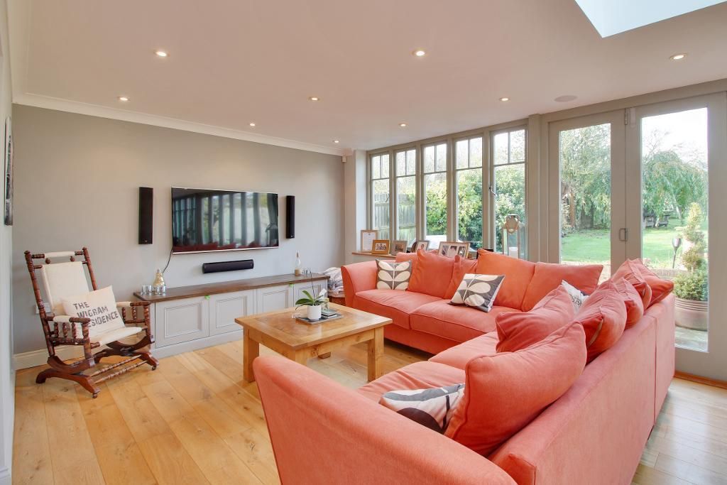 Property photo 2 of 11