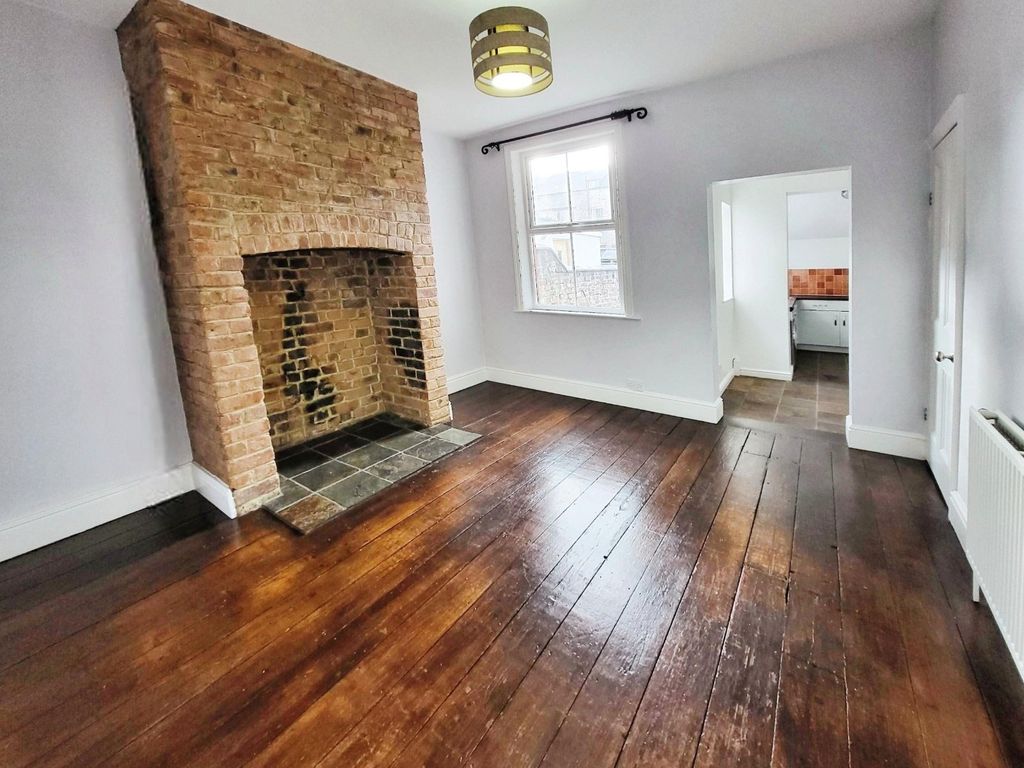Property photo 3 of 19 Picture No. 27