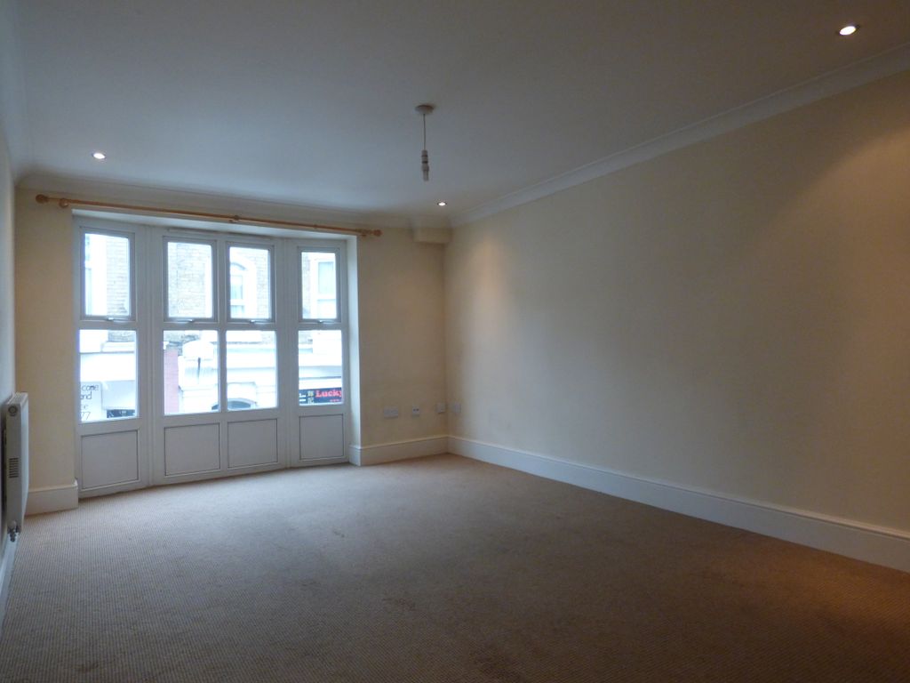 Property photo 2 of 6 Living Room