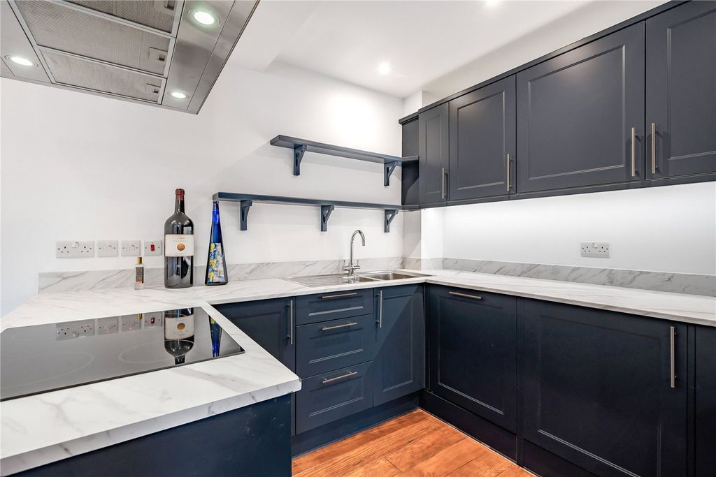 Property photo 1 of 8 Kitchen