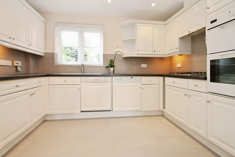 Property photo 3 of 8 Photo 5