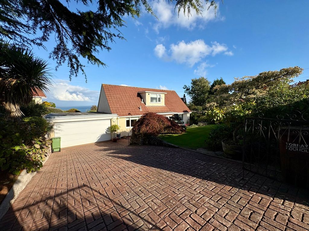 Property photo 2 of 46