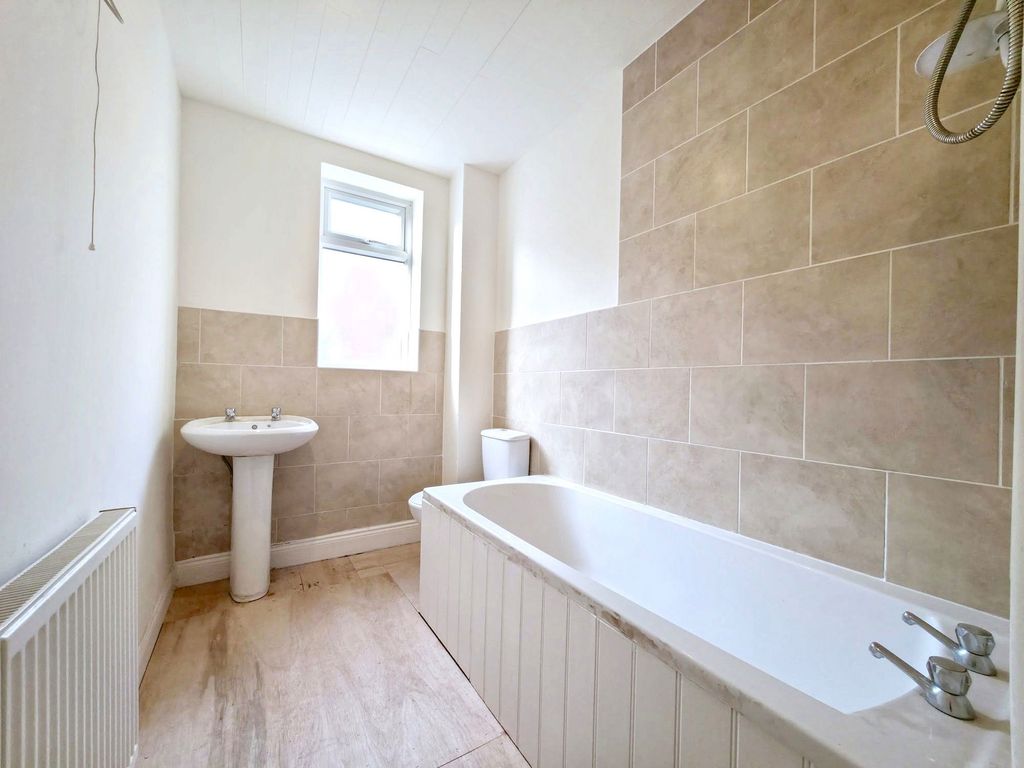 Additional image 8 of 2 bed flat for salePrior Terrace, Hexham NE46