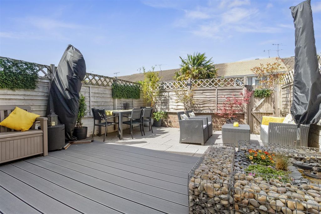 Property photo 2 of 21 6 St Matthews Road-011.Jpg