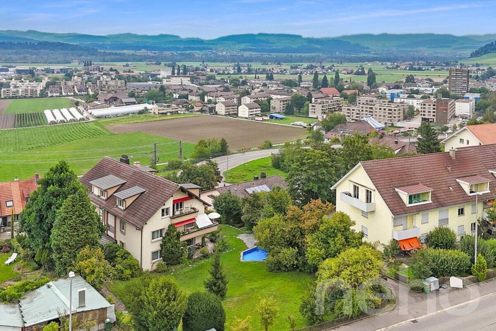 Property photo 2 of 12