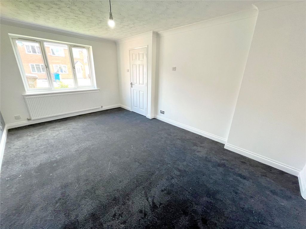 Property photo 2 of 11 Picture No. 08