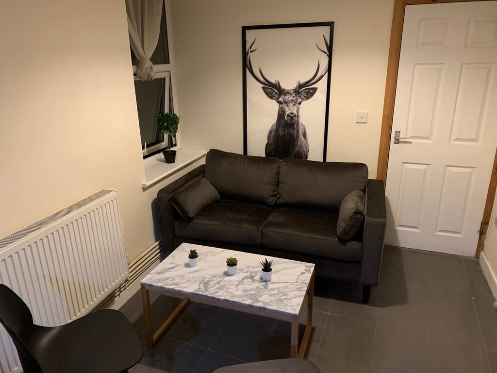 Property photo 3 of 9 1A - 004