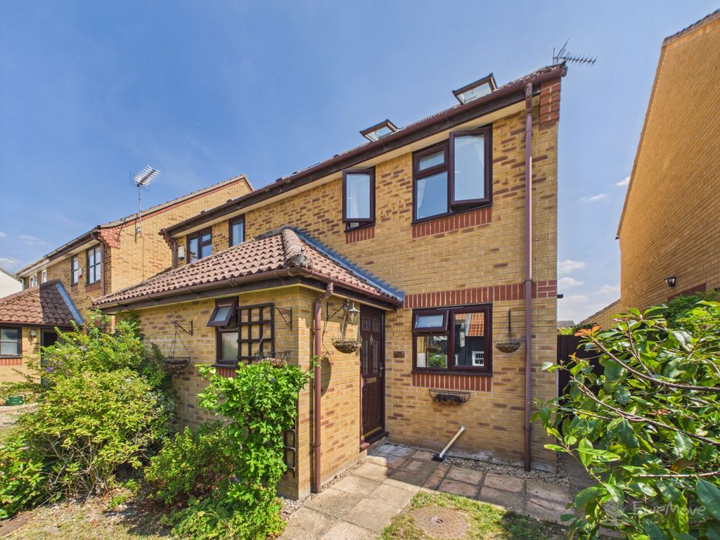 Property photo 1 of 21 Front Of House- Mark Stephens Ewemove Newmarket An