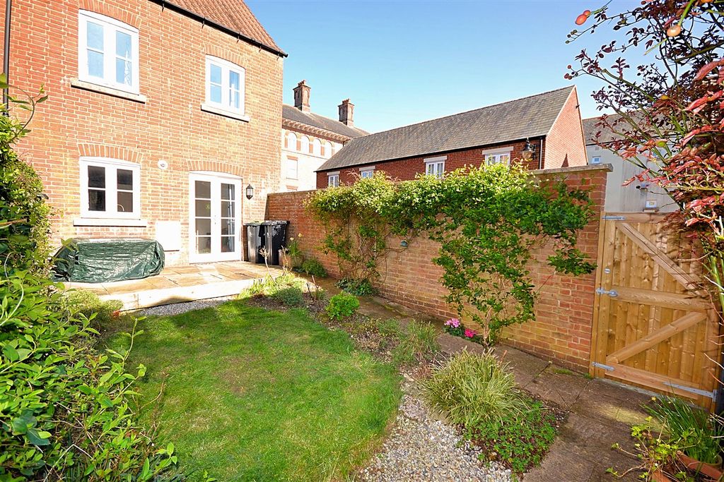 Property photo 3 of 17 6 (91).Png