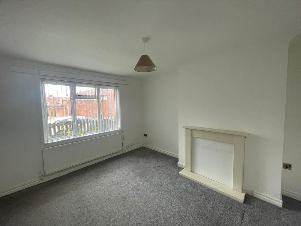 Property photo 2 of 11 Living Room