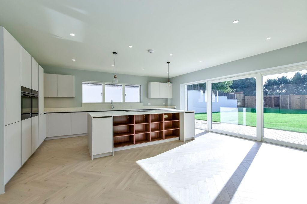 Property photo 3 of 37 Kitchen-Breakfast