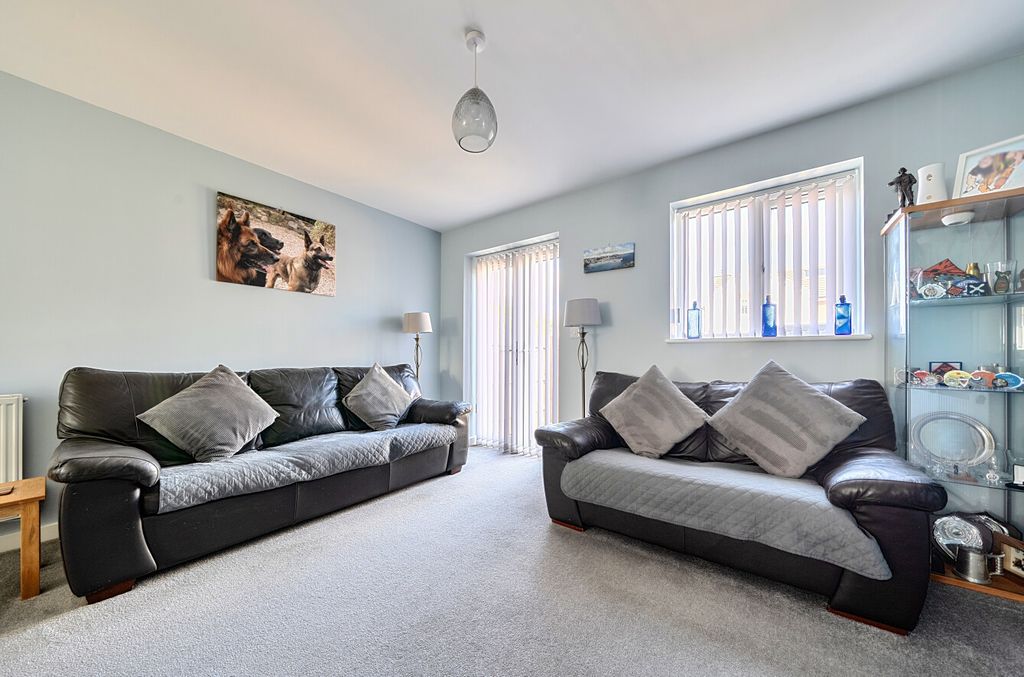 Property photo 2 of 20 1437554-7-69Cee26...