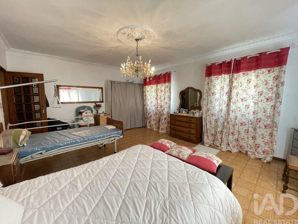 Property photo 3 of 33