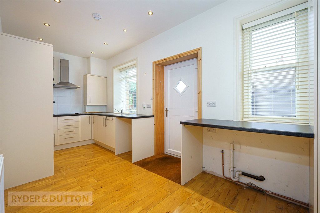 Property photo 2 of 21 Kitchen