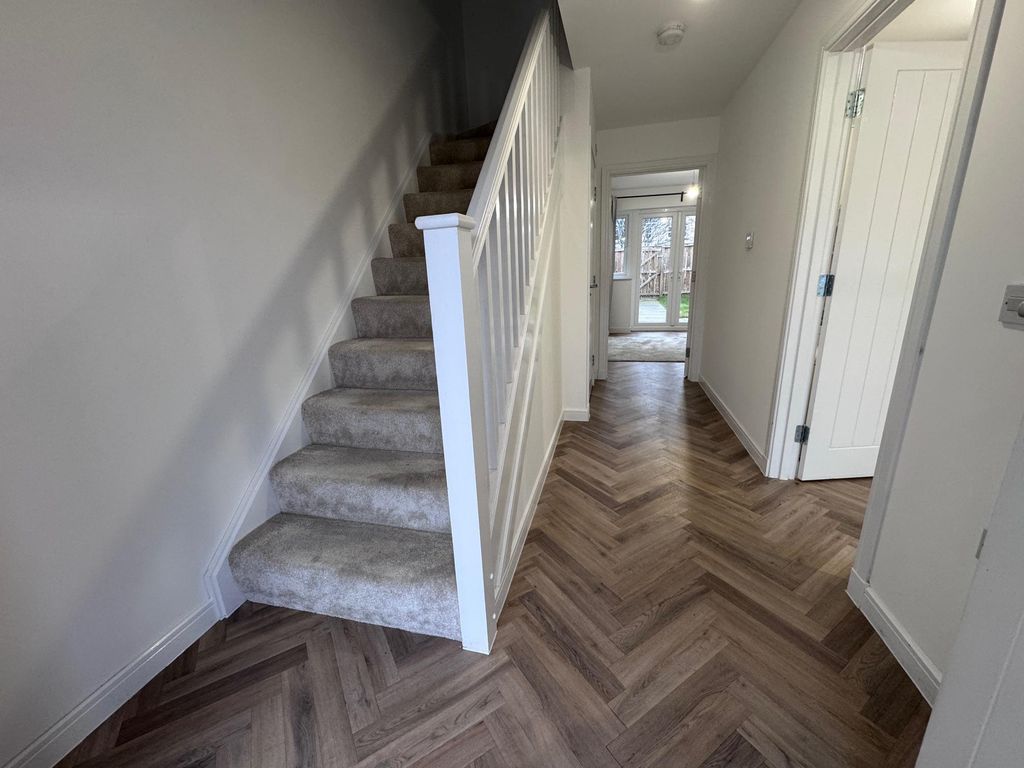 Property photo 3 of 25