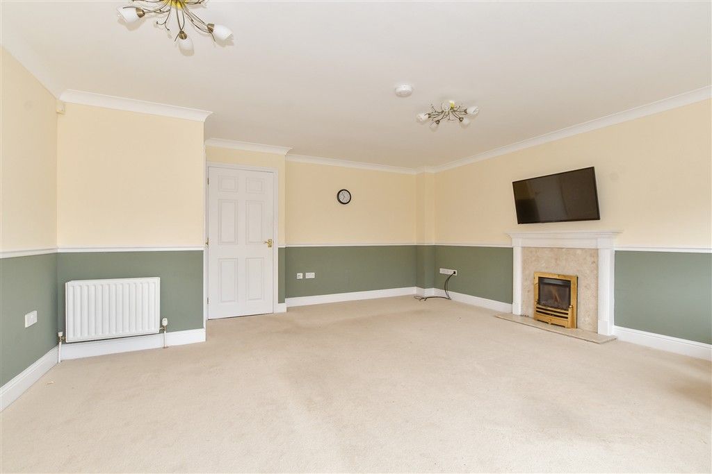 Property photo 3 of 11 Lounge/Dining Room