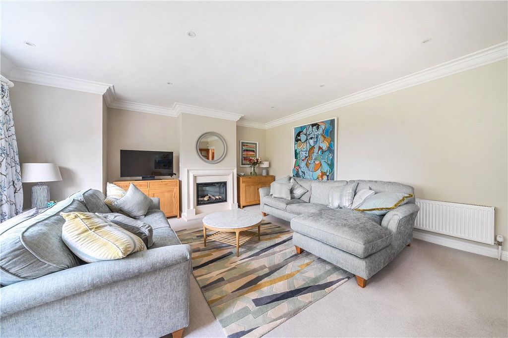 Property photo 3 of 15 Picture No. 05