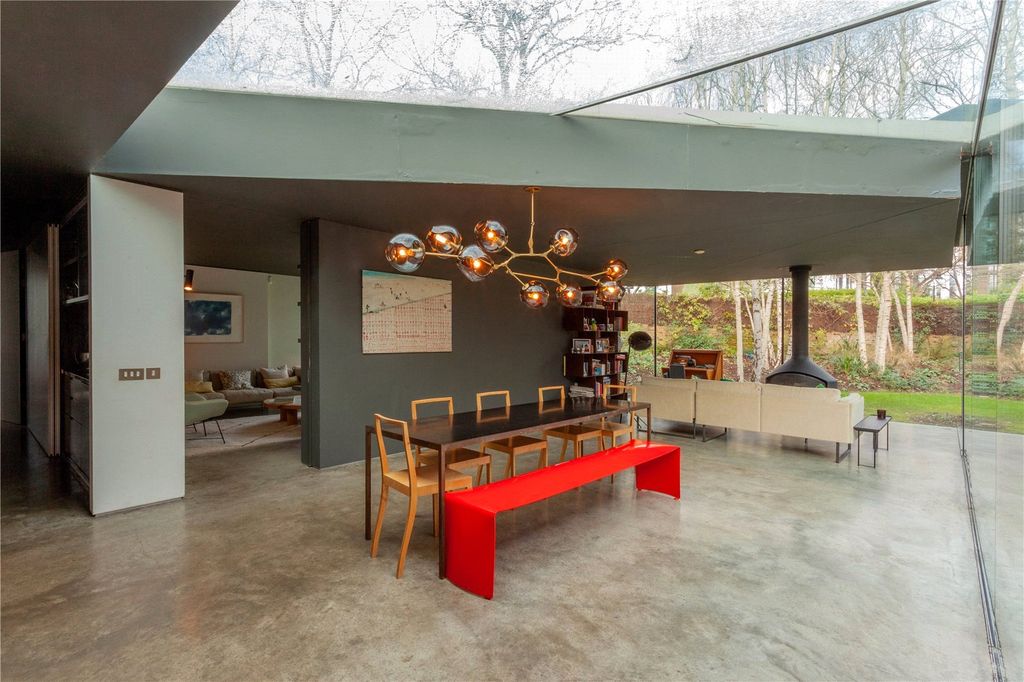 Property photo 1 of 14 Reception