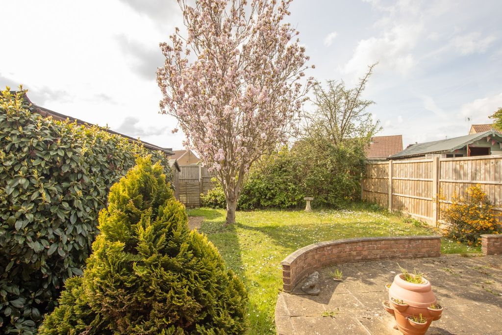 Property photo 2 of 14 4015162