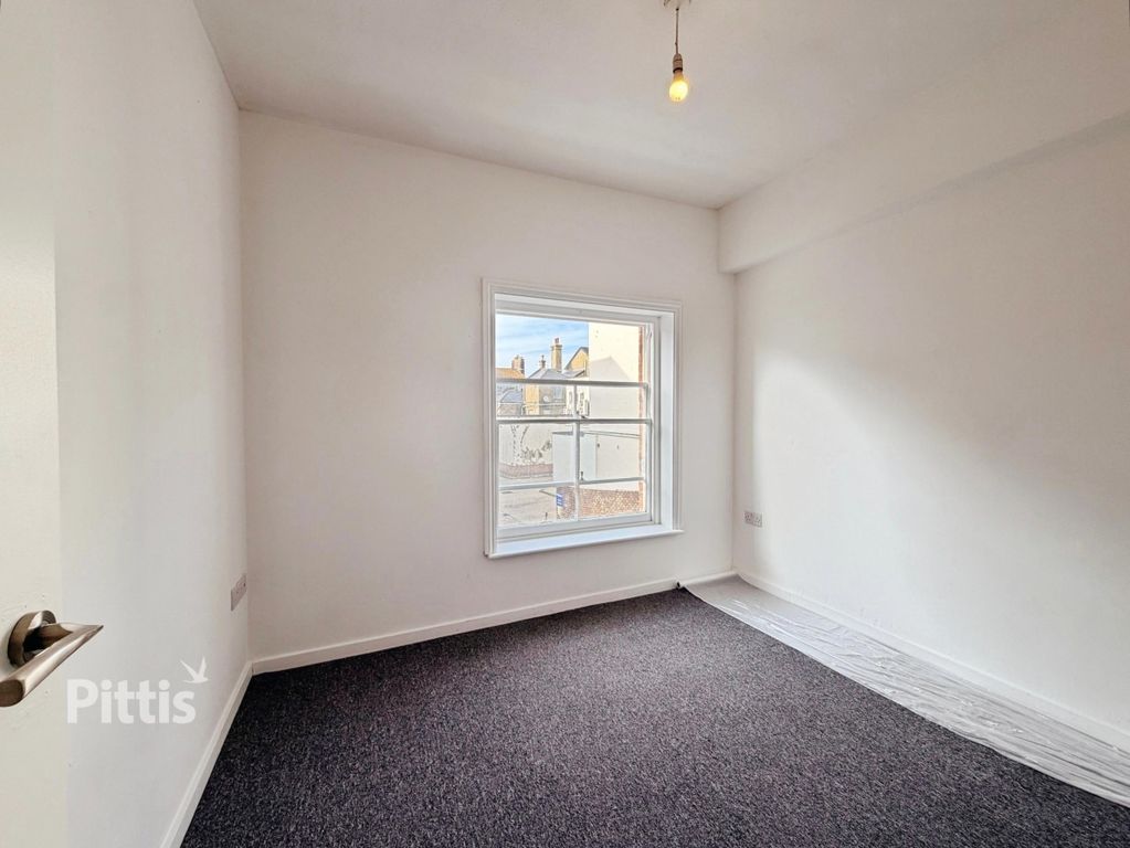 Additional image 9 of 2 bed flat to rentPyle Street, Newport PO30