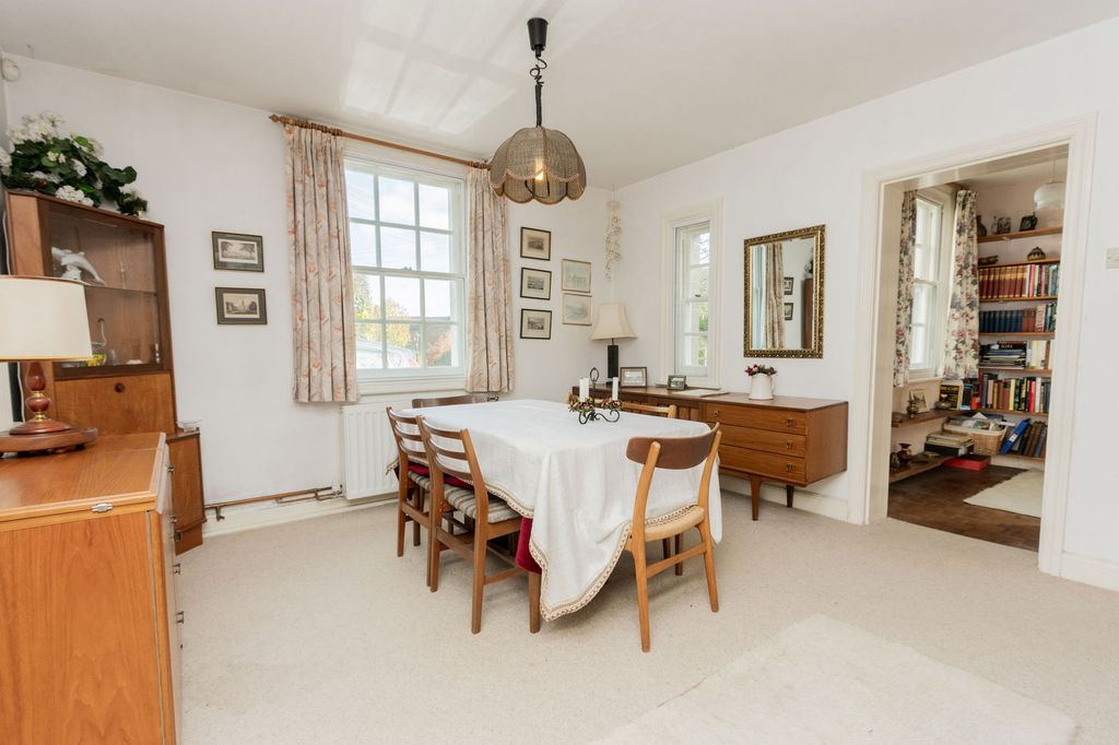 Property photo 3 of 18