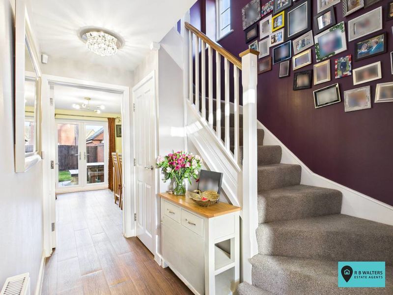 Property photo 3 of 21 Entrance Hallway