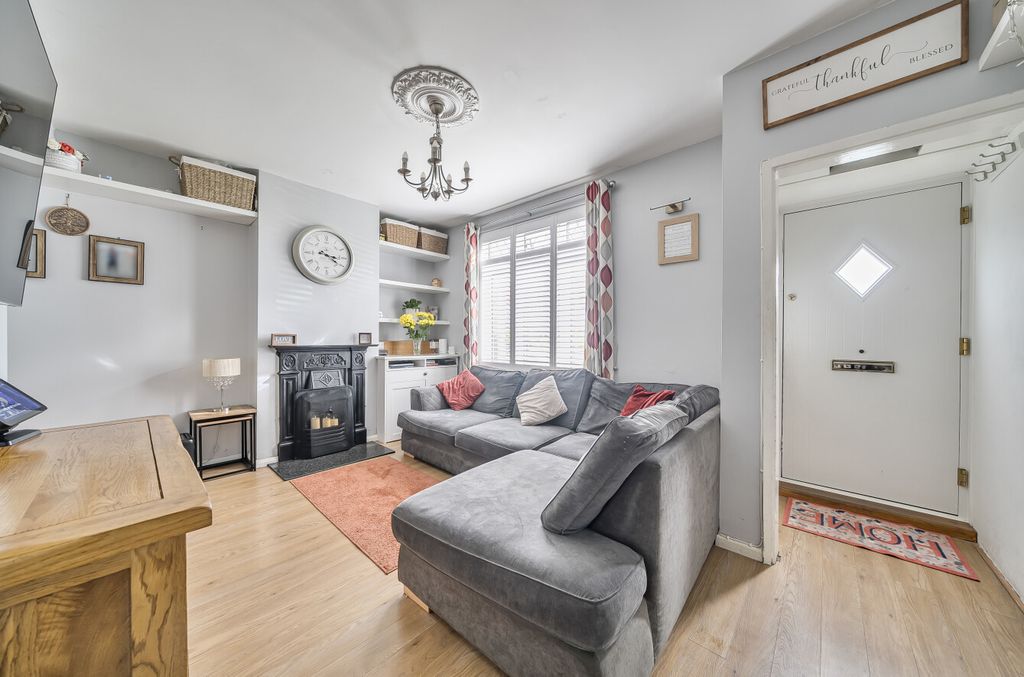 Property photo 2 of 17 1357189-27-68cc35...