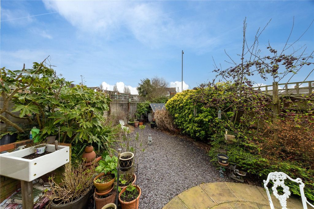 Property photo 2 of 26 Picture No. 28