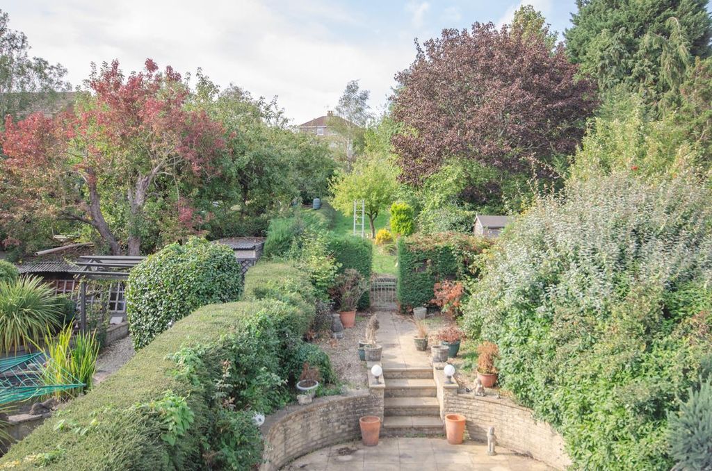 Property photo 2 of 28 Garden View.Jpg