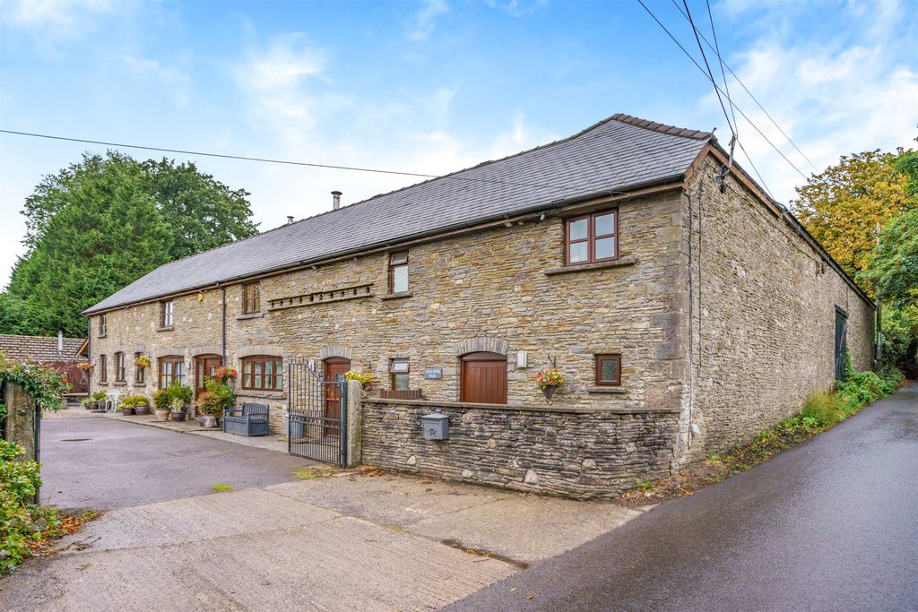 Property photo 1 of 39