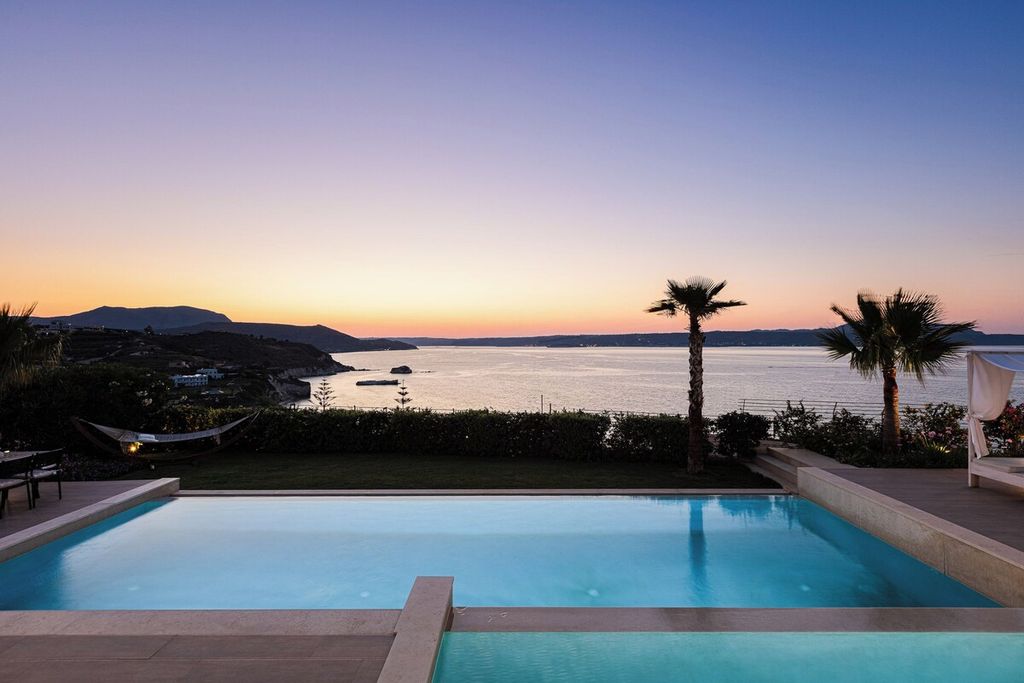 Property photo 3 of 27