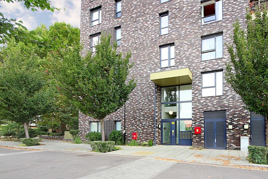Property photo 1 of 10