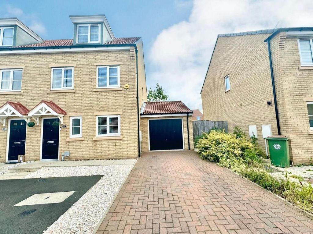 Property photo 1 of 16 Front