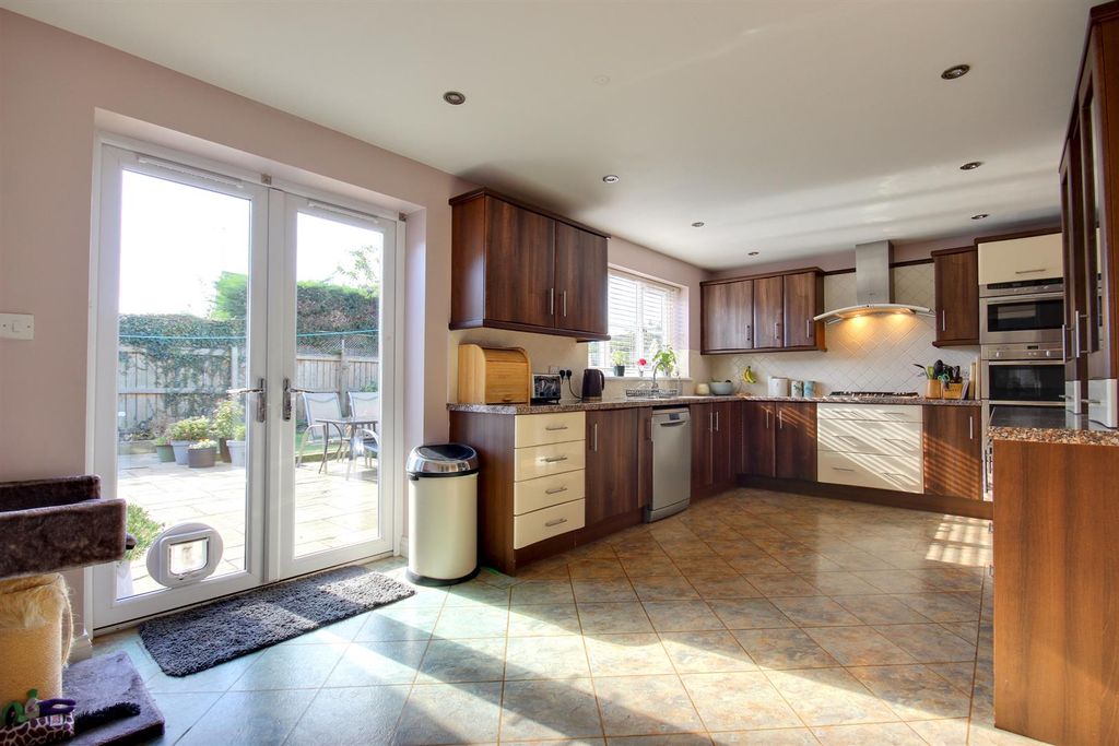 Property photo 3 of 22 Old Road (21).Jpg