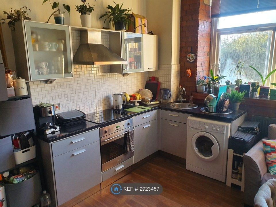Property photo 1 of 9 Kitchen