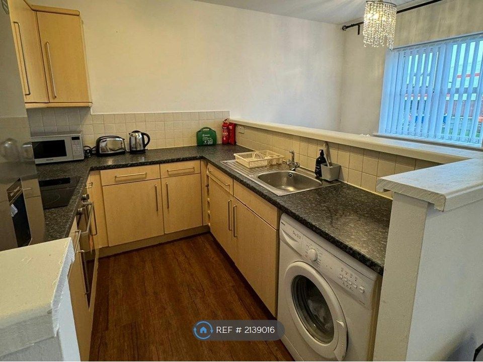 Property photo 2 of 5 Kitchen