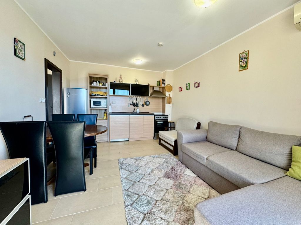 Property photo 2 of 22