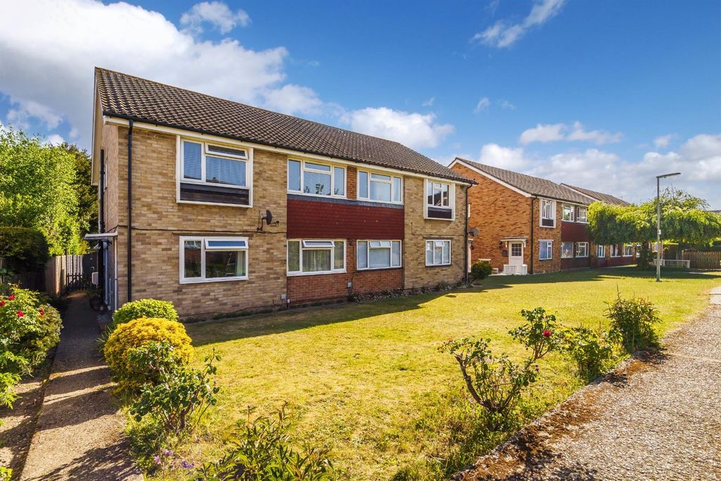 Property photo 1 of 13 Wimborne Close