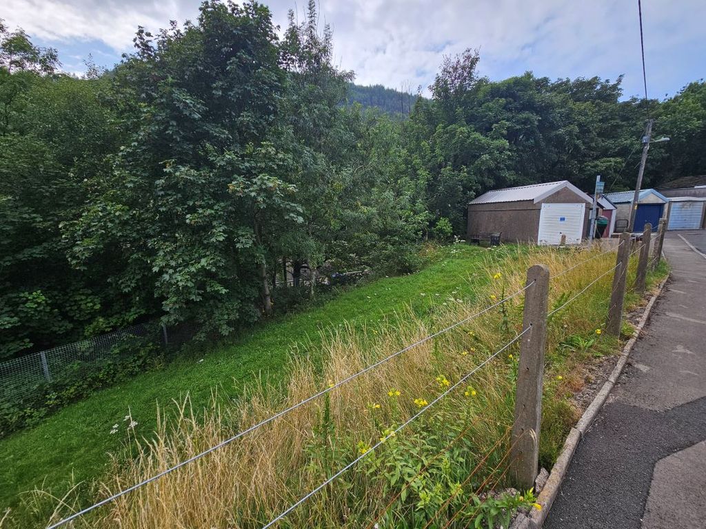 Property photo 2 of 3