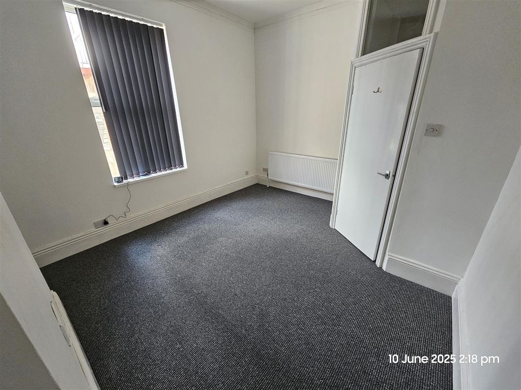 Property photo 2 of 3 Double Bedroom